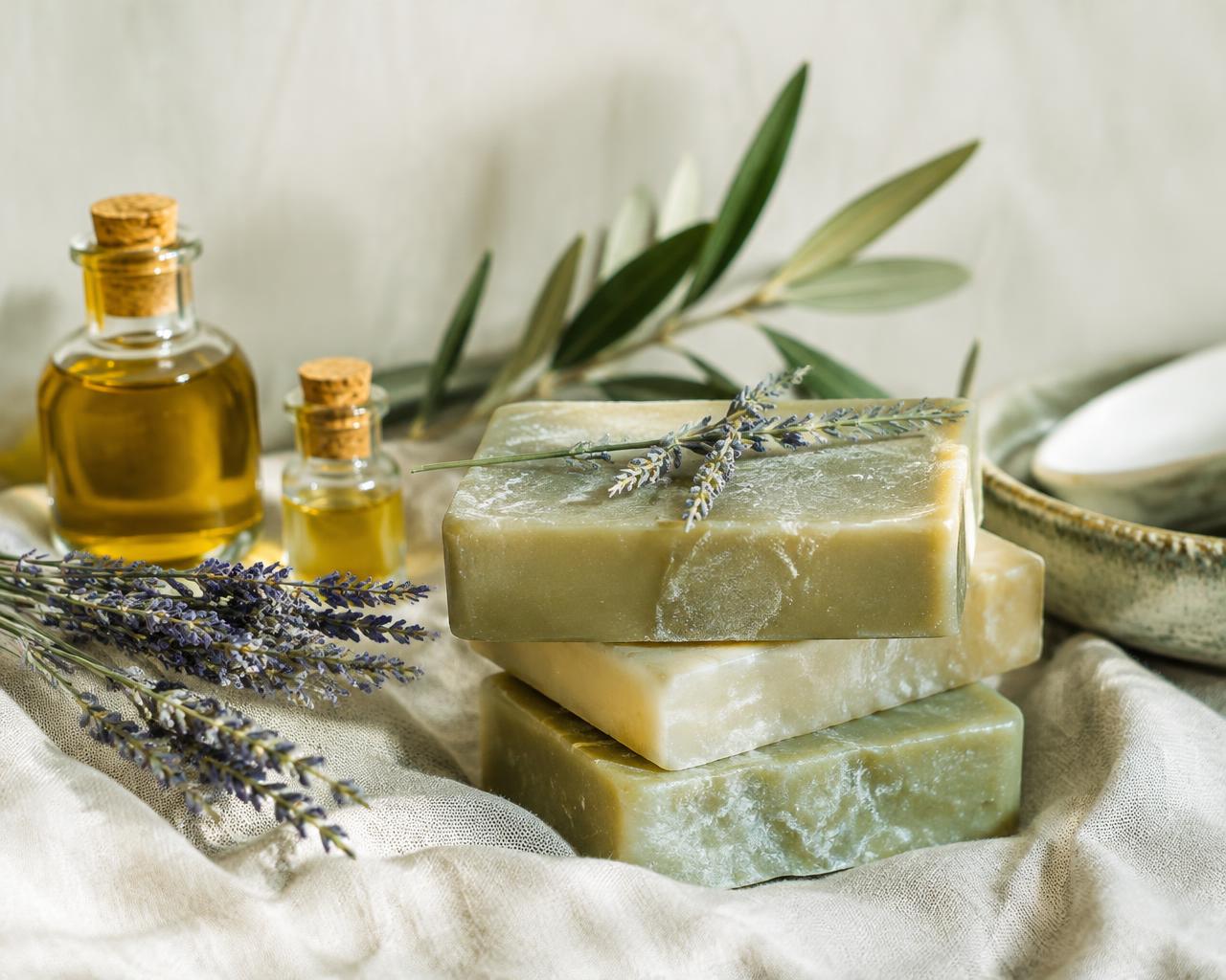 Handgemaakte zeep met lavendel en olijf